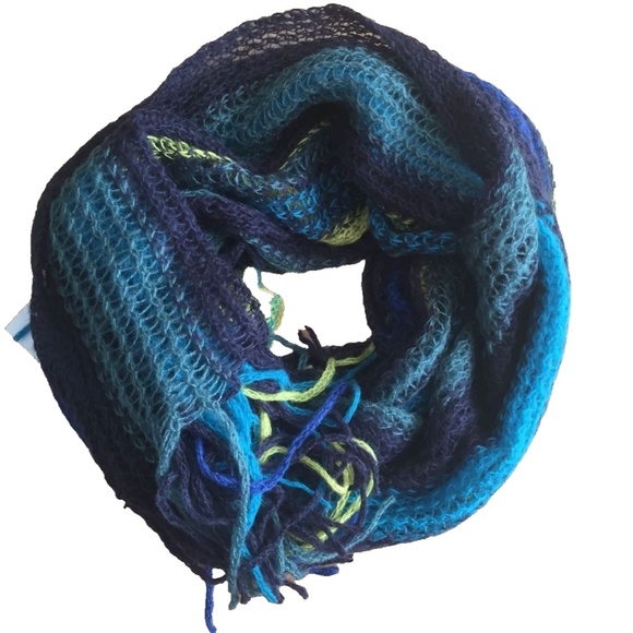 3 For $15 (NWT) Made of Me Women's Multi-Colored Oblong Oversized Scarf OS - Picture 4 of 6